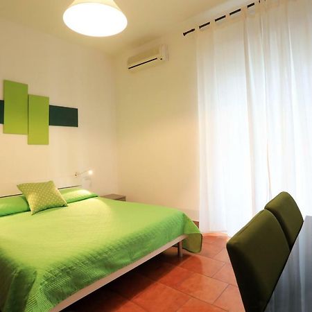Primo Piano Guesthouse - Bari Policlinico Exteriör bild