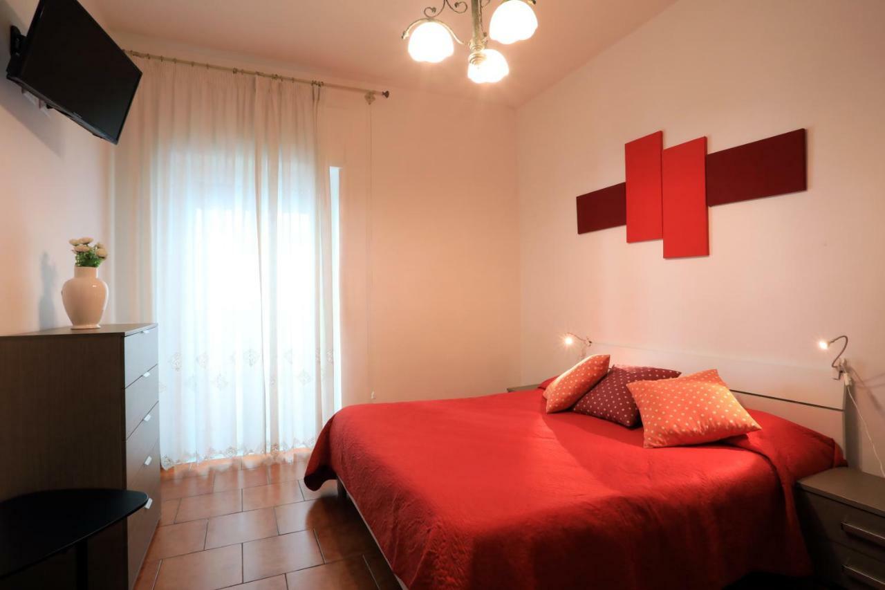 Primo Piano Guesthouse - Bari Policlinico Exteriör bild