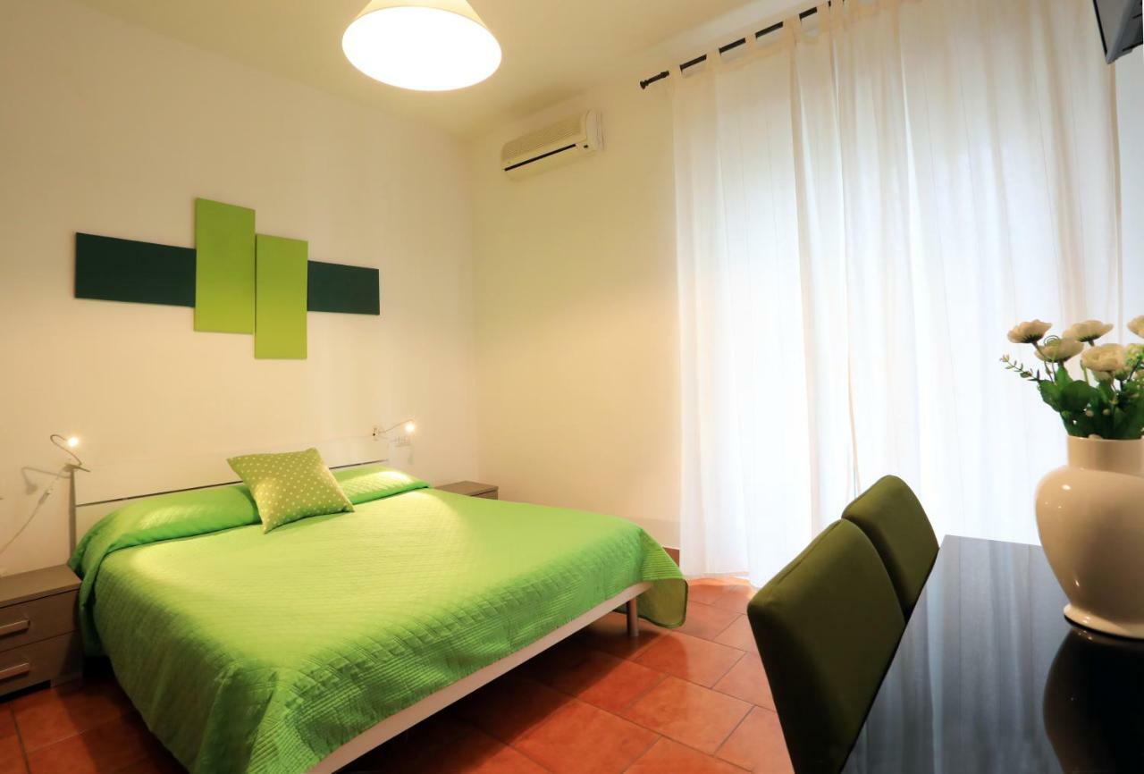 Primo Piano Guesthouse - Bari Policlinico Exteriör bild