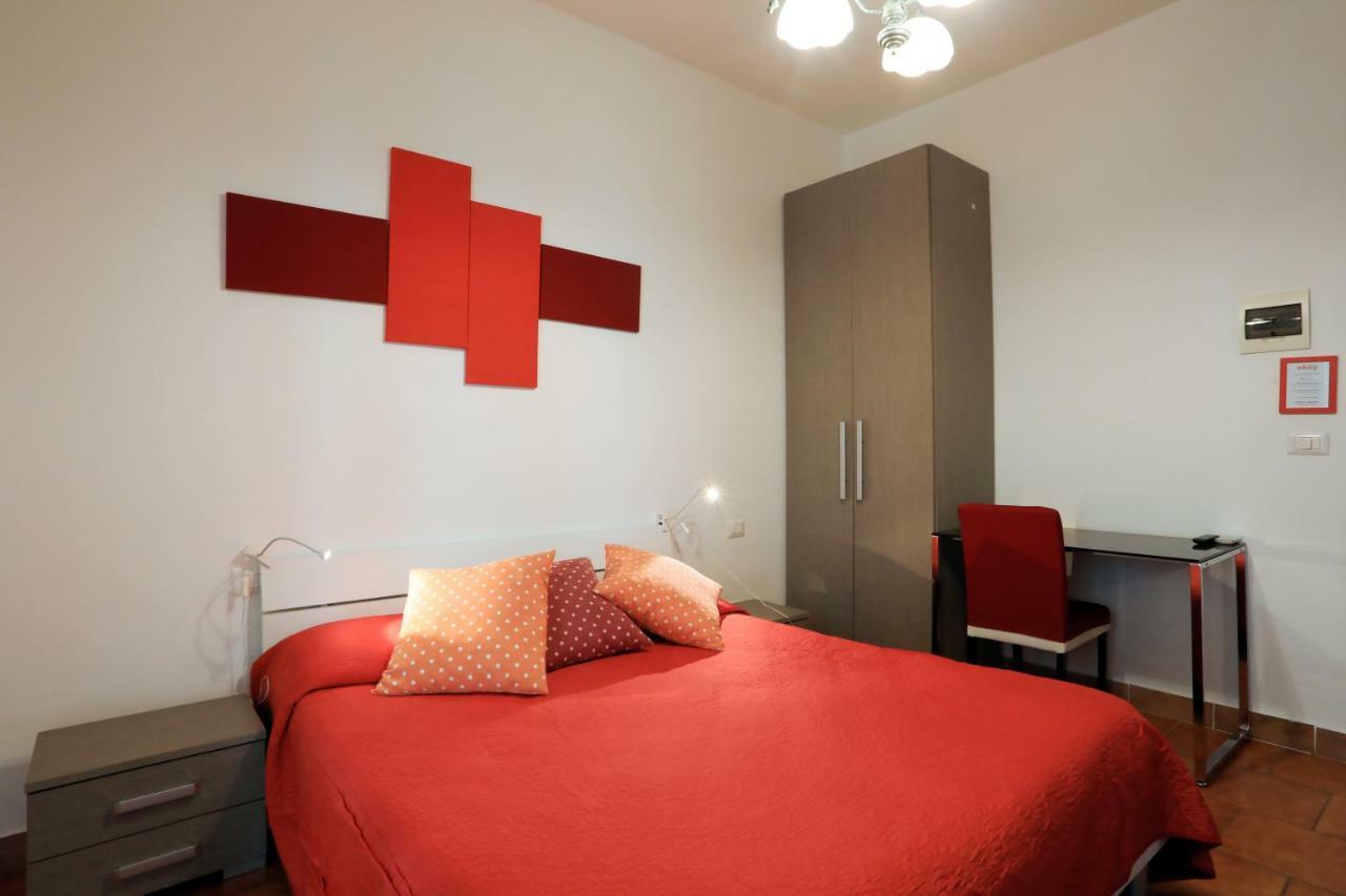 Primo Piano Guesthouse - Bari Policlinico Exteriör bild