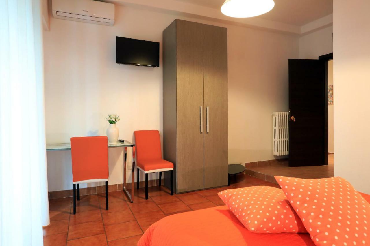 Primo Piano Guesthouse - Bari Policlinico Exteriör bild